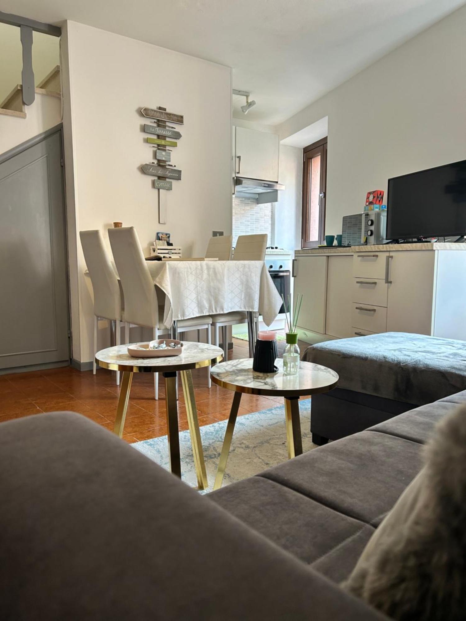 Tua Duplex Apartment Salo Ngoại thất bức ảnh